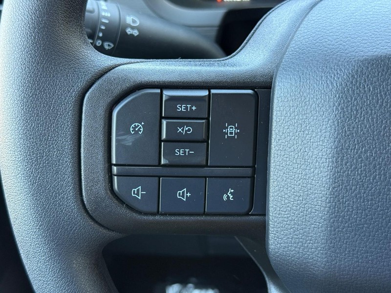 Ford F-150 Vehicle Full-screen Gallery Image 15