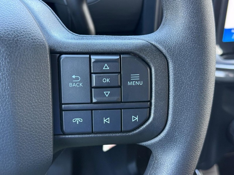 Ford F-150 Vehicle Full-screen Gallery Image 16
