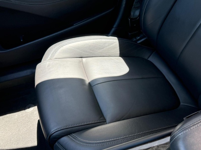 Buick LaCrosse Vehicle Full-screen Gallery Image 20
