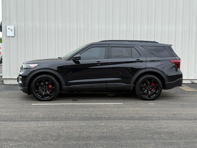 Ford Explorer Vehicle Full-screen Gallery Image 2