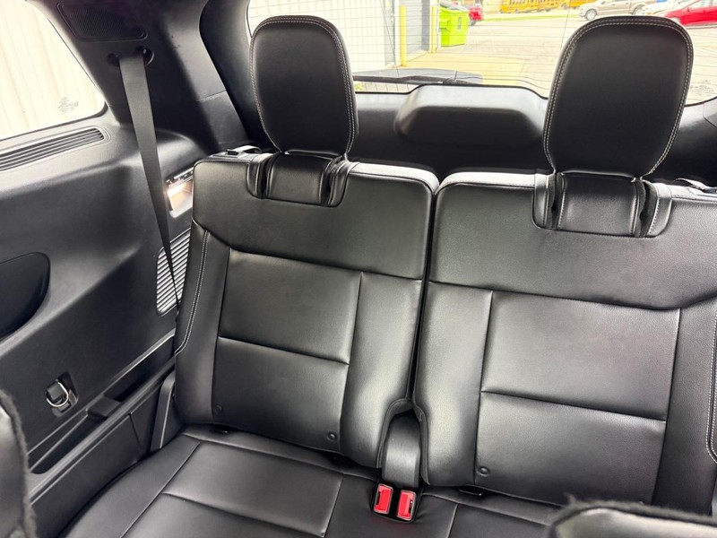 Ford Explorer Vehicle Full-screen Gallery Image 10