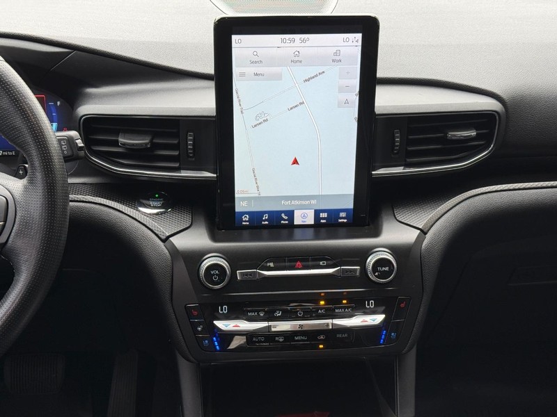 Ford Explorer Vehicle Full-screen Gallery Image 14