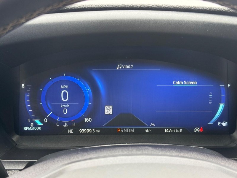 Ford Explorer Vehicle Full-screen Gallery Image 18