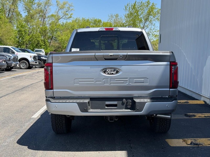 Ford F-150 Vehicle Full-screen Gallery Image 4