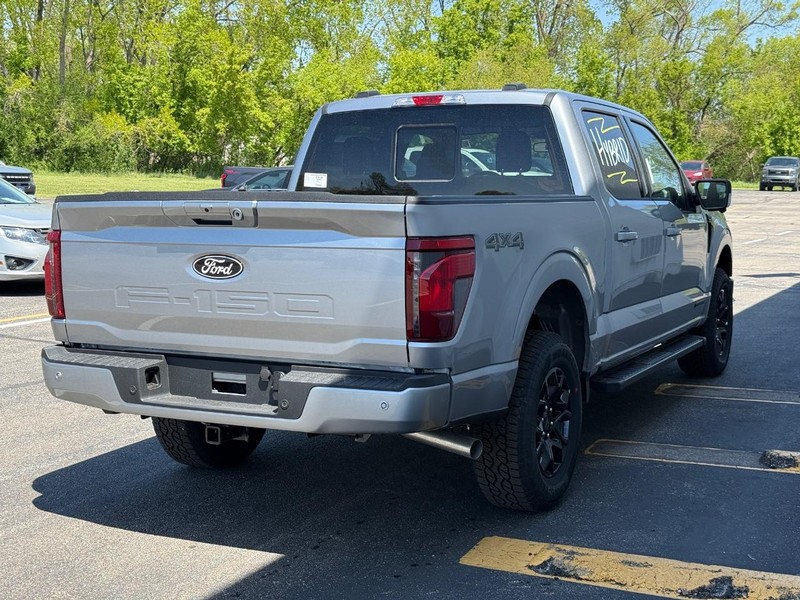 Ford F-150 Vehicle Full-screen Gallery Image 6
