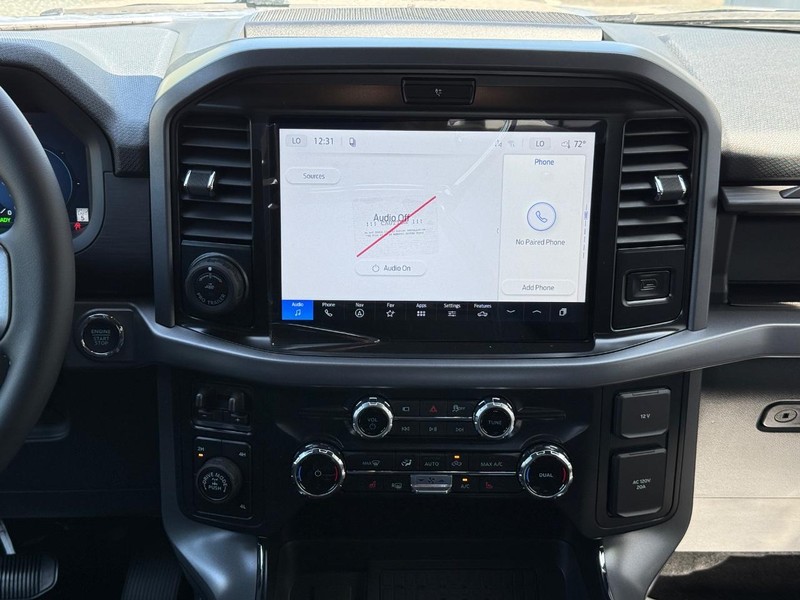 Ford F-150 Vehicle Full-screen Gallery Image 11
