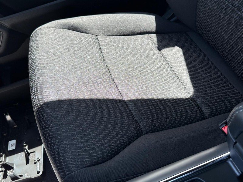 Ford F-150 Vehicle Full-screen Gallery Image 20