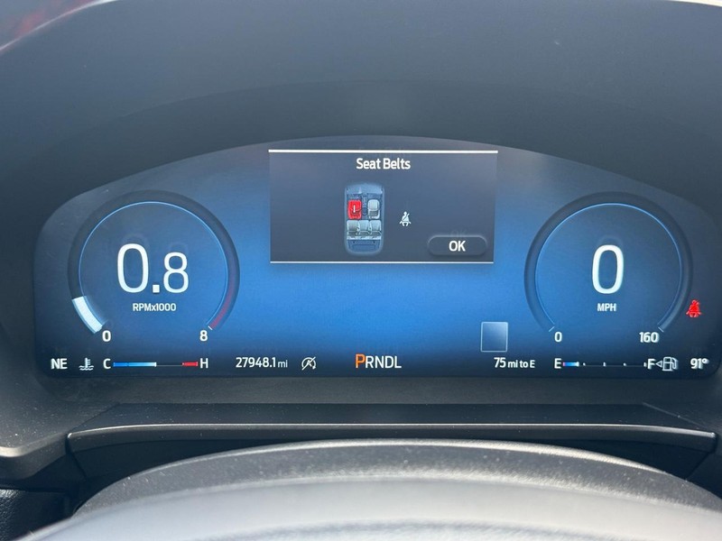 Ford Escape Vehicle Full-screen Gallery Image 18