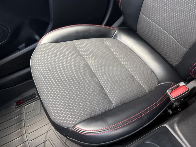 Ford Escape Vehicle Full-screen Gallery Image 19