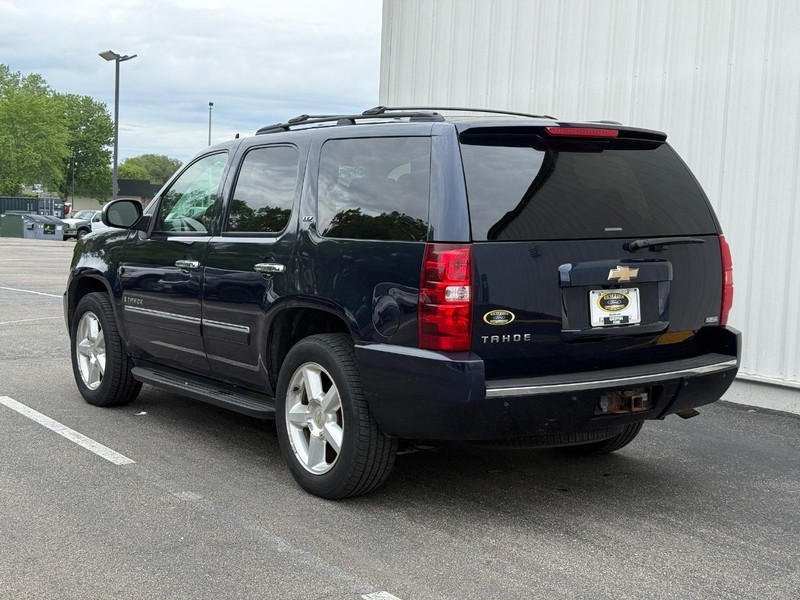 Chevrolet Tahoe Vehicle Full-screen Gallery Image 3