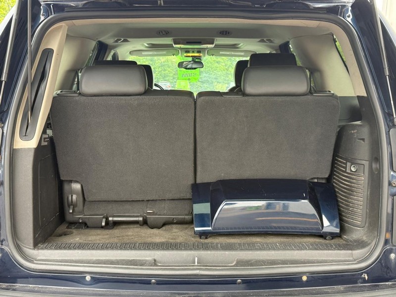 Chevrolet Tahoe Vehicle Full-screen Gallery Image 5