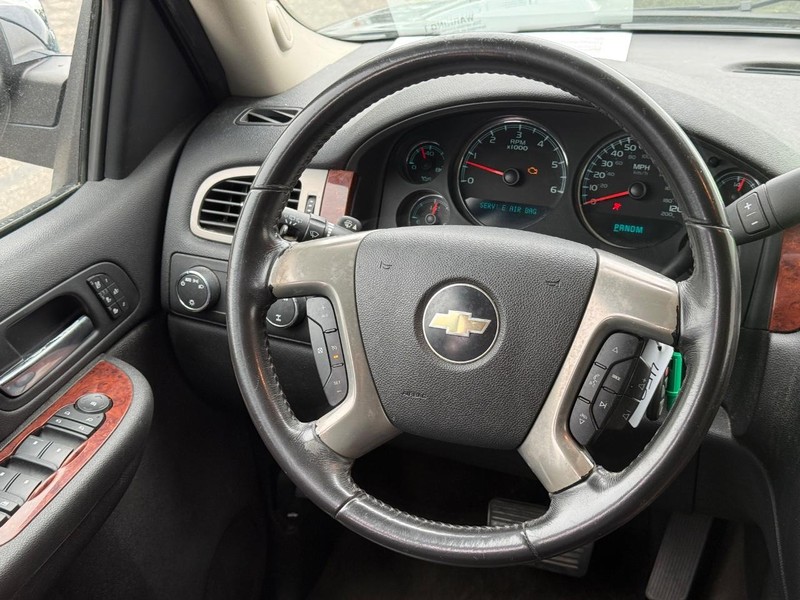 Chevrolet Tahoe Vehicle Full-screen Gallery Image 12