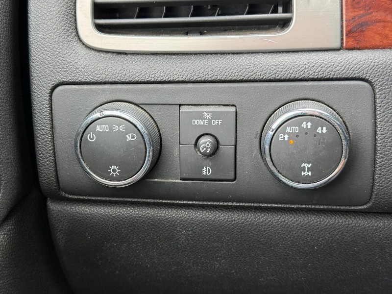 Chevrolet Tahoe Vehicle Full-screen Gallery Image 21