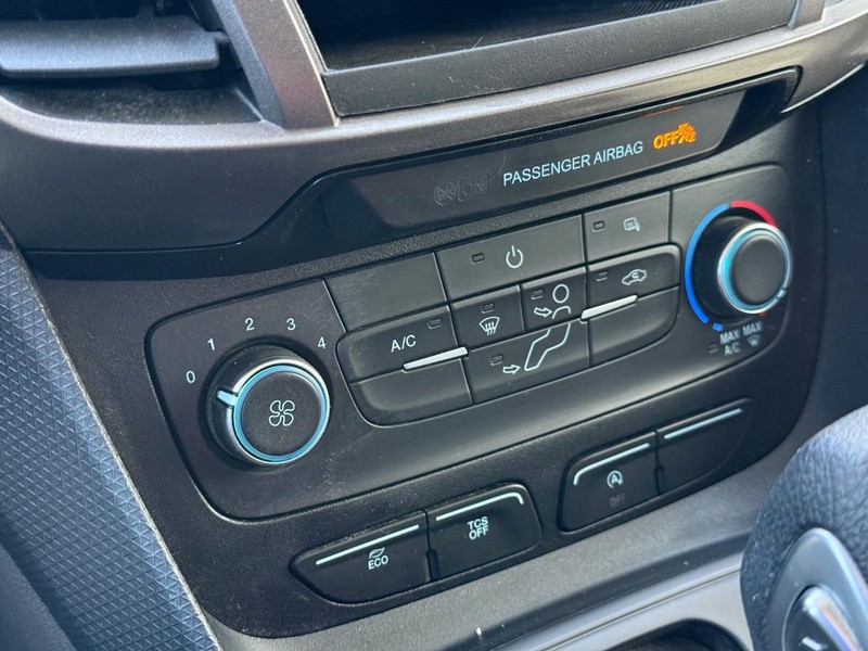 Ford Transit Connect Van Vehicle Full-screen Gallery Image 18