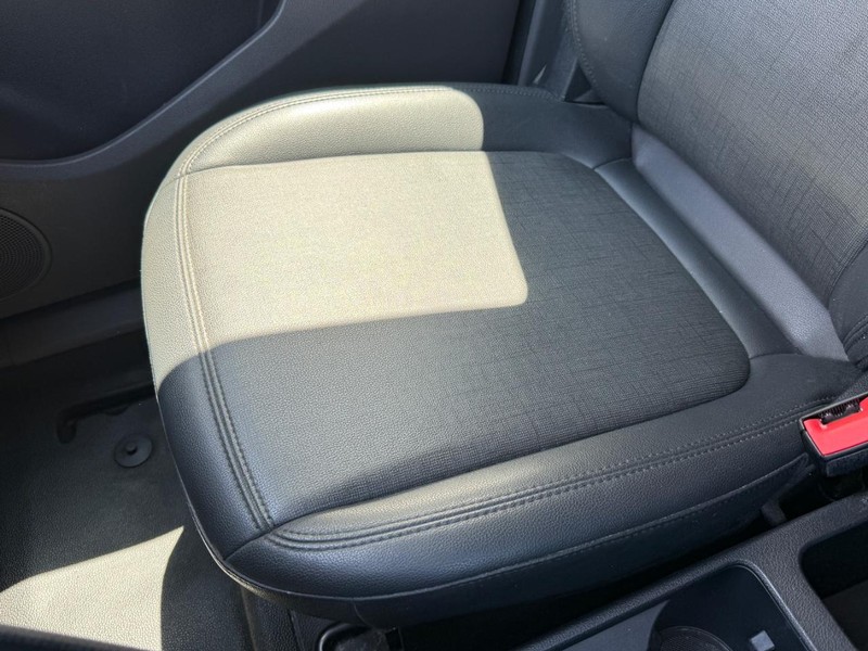 Ford Transit Connect Van Vehicle Full-screen Gallery Image 19