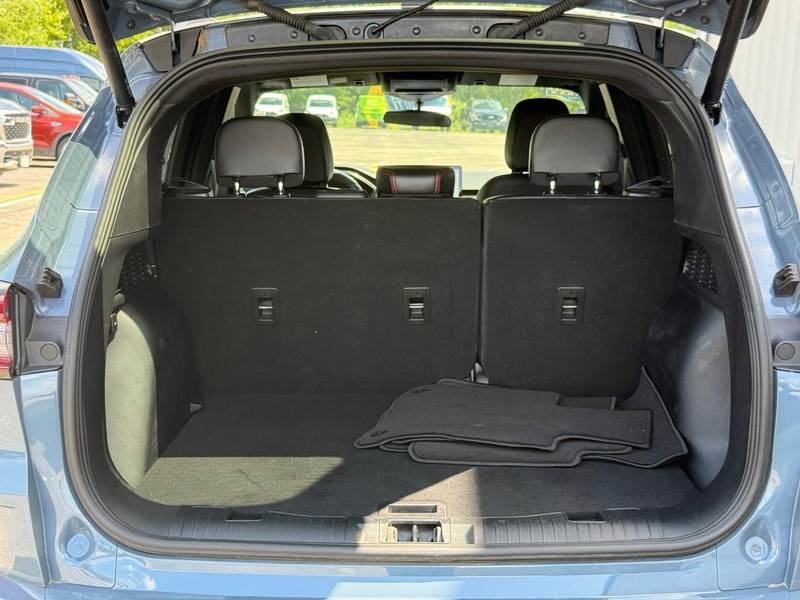 Ford Escape Vehicle Full-screen Gallery Image 7