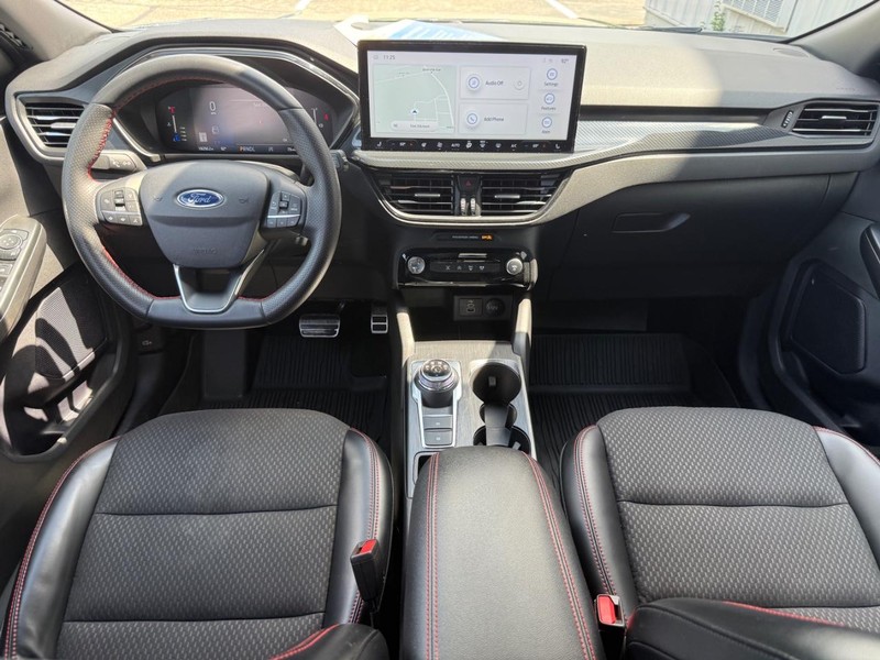 Ford Escape Vehicle Full-screen Gallery Image 8