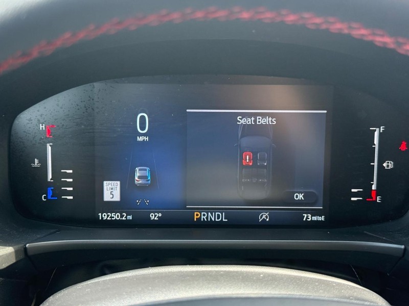 Ford Escape Vehicle Full-screen Gallery Image 15