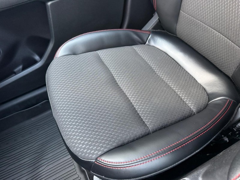 Ford Escape Vehicle Full-screen Gallery Image 20