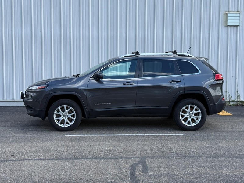 Jeep Cherokee Vehicle Full-screen Gallery Image 2