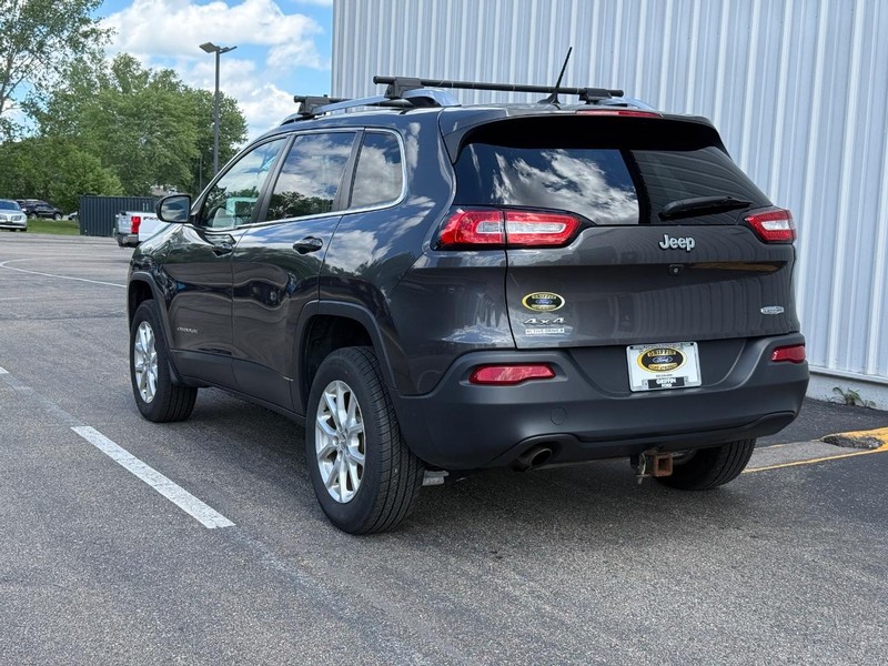 Jeep Cherokee Vehicle Full-screen Gallery Image 4