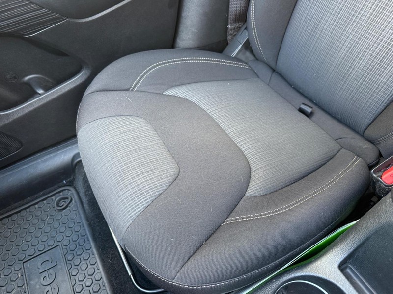 Jeep Cherokee Vehicle Full-screen Gallery Image 21