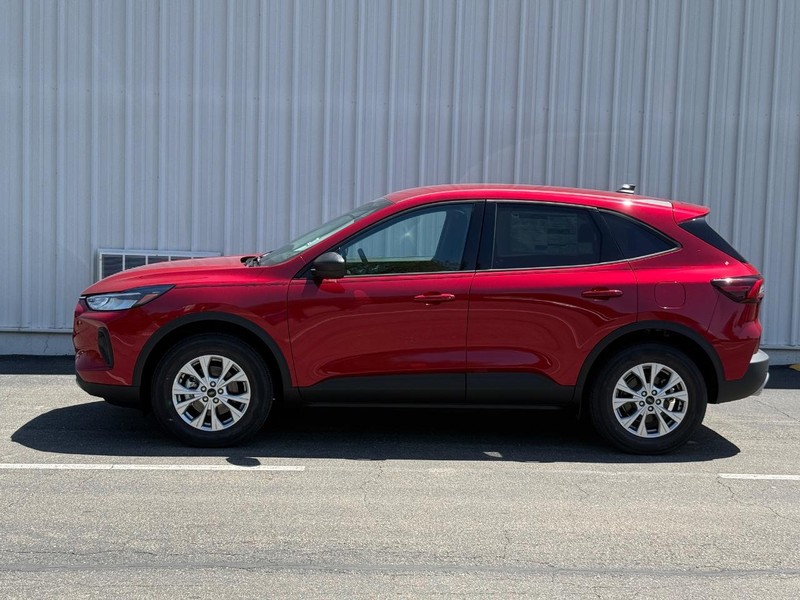 Ford Escape Vehicle Full-screen Gallery Image 2