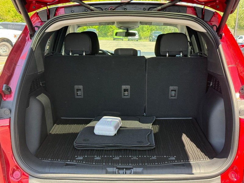 Ford Escape Vehicle Full-screen Gallery Image 5