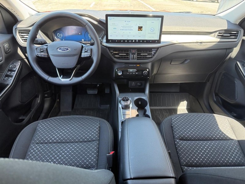Ford Escape Vehicle Full-screen Gallery Image 8