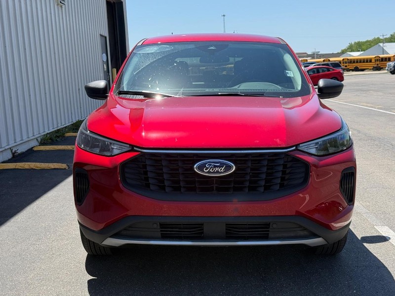 Ford Escape Vehicle Full-screen Gallery Image 10