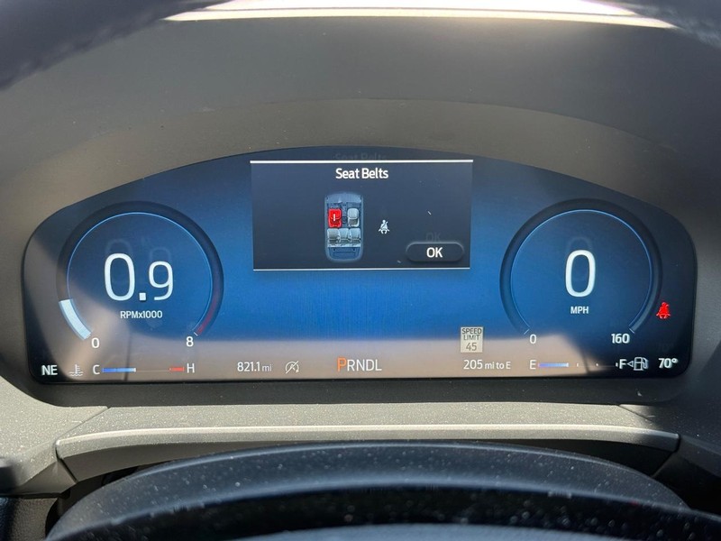 Ford Escape Vehicle Full-screen Gallery Image 17