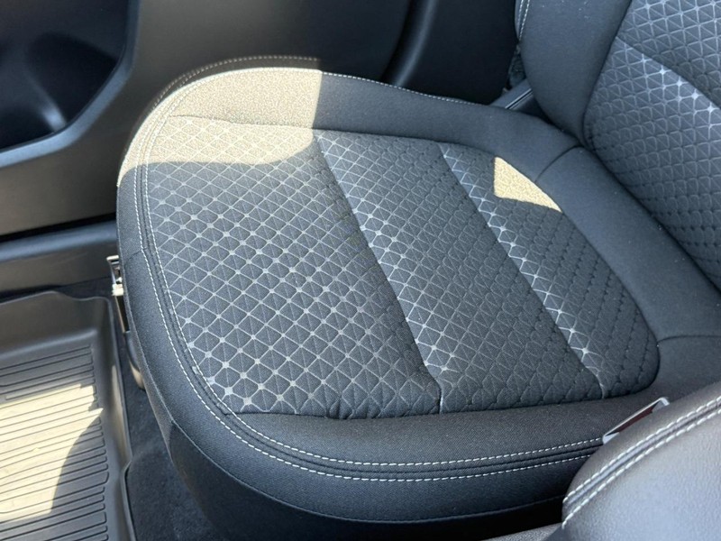 Ford Escape Vehicle Full-screen Gallery Image 20