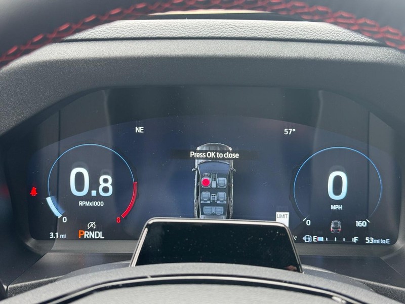 Ford Explorer Vehicle Full-screen Gallery Image 18