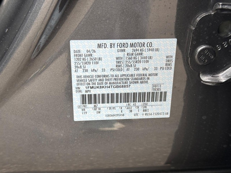 Ford Explorer Vehicle Full-screen Gallery Image 23