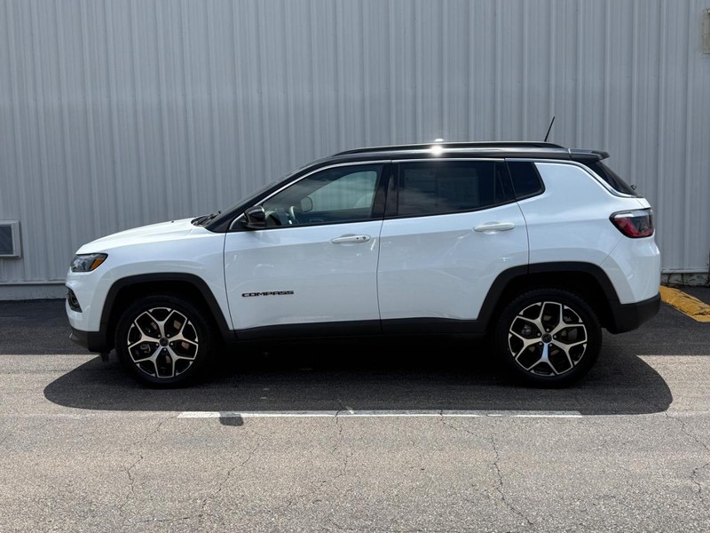 Jeep Compass Vehicle Full-screen Gallery Image 2