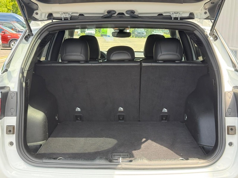 Jeep Compass Vehicle Full-screen Gallery Image 5