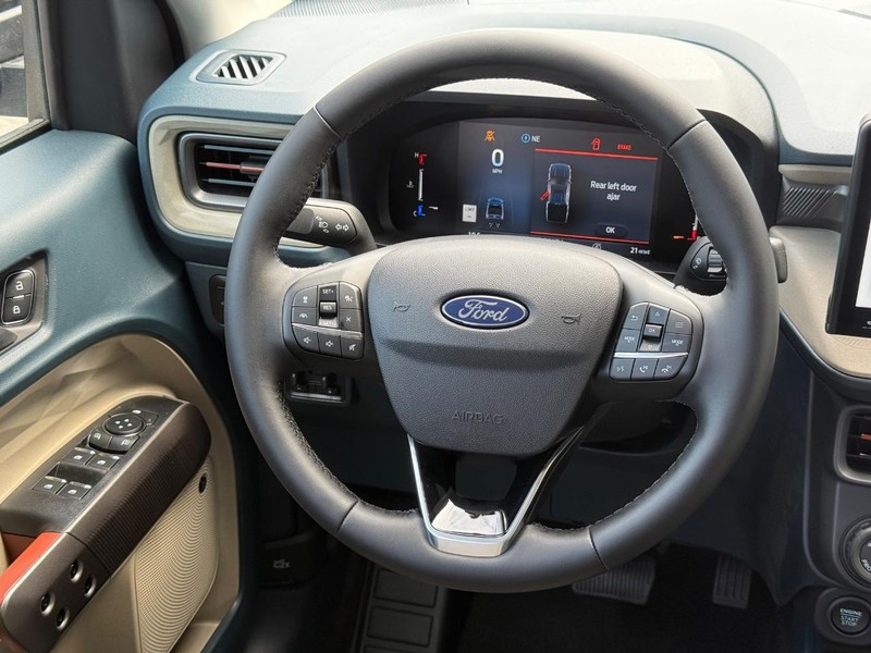 Ford Maverick Vehicle Full-screen Gallery Image 11
