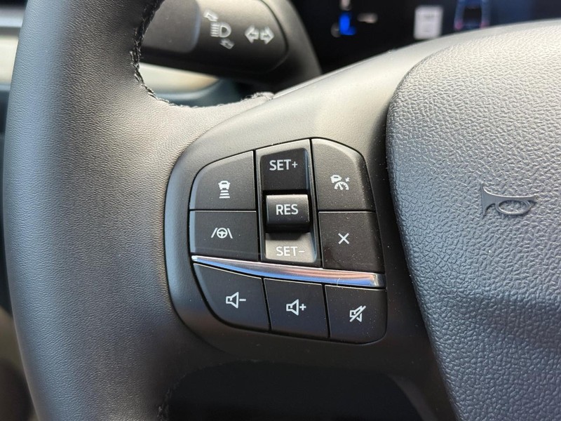 Ford Maverick Vehicle Full-screen Gallery Image 14