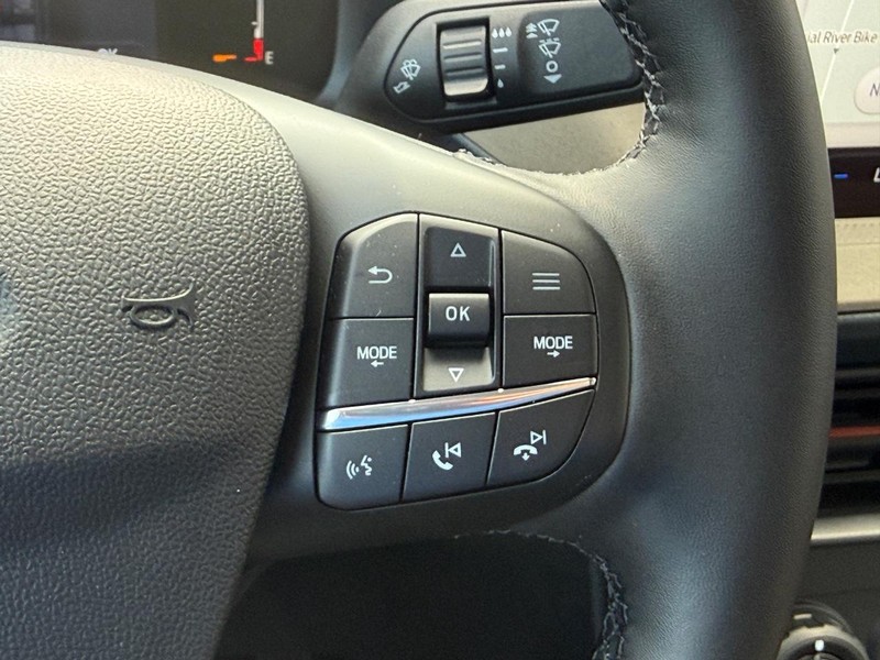 Ford Maverick Vehicle Full-screen Gallery Image 18