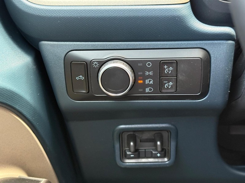 Ford Maverick Vehicle Full-screen Gallery Image 19