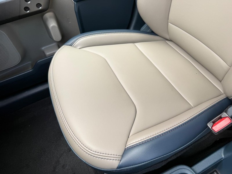 Ford Maverick Vehicle Full-screen Gallery Image 20