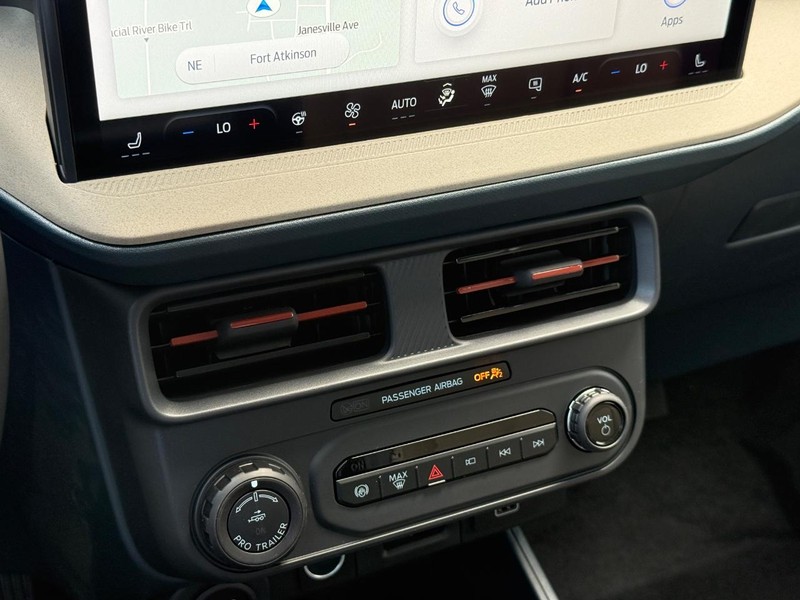Ford Maverick Vehicle Full-screen Gallery Image 21