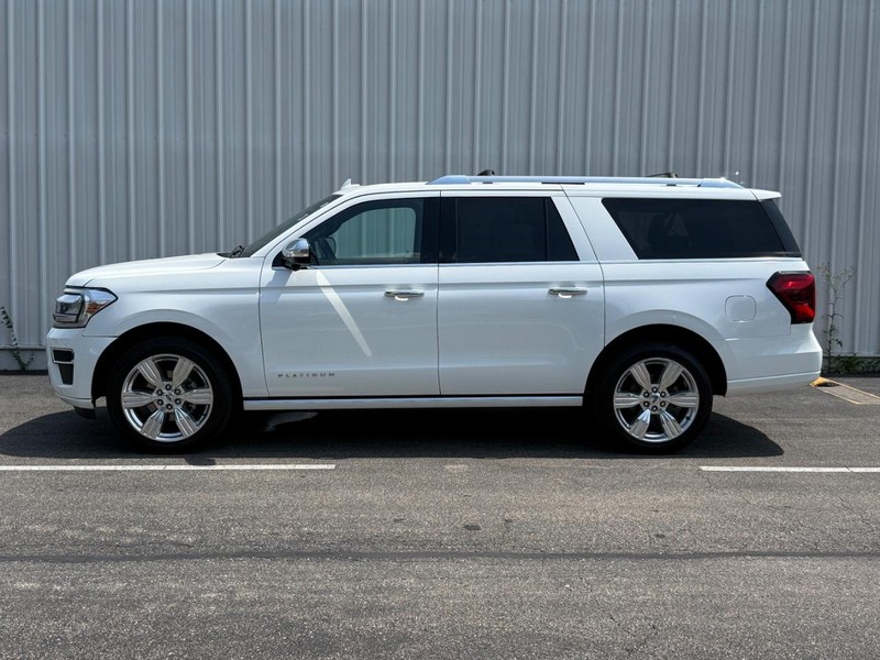 Ford Expedition Max Vehicle Full-screen Gallery Image 02