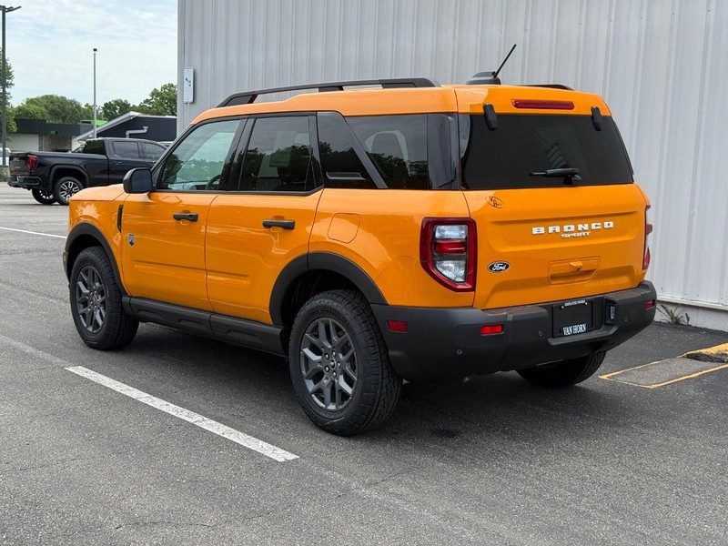 Ford Bronco Sport Vehicle Full-screen Gallery Image 5