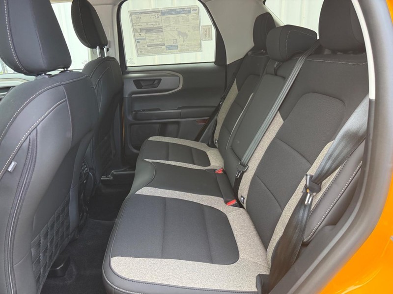 Ford Bronco Sport Vehicle Full-screen Gallery Image 6