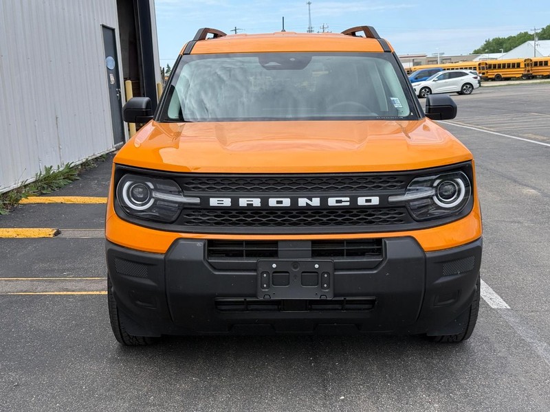 Ford Bronco Sport Vehicle Full-screen Gallery Image 7