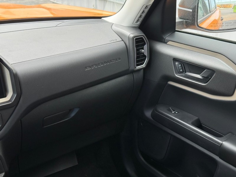 Ford Bronco Sport Vehicle Full-screen Gallery Image 13