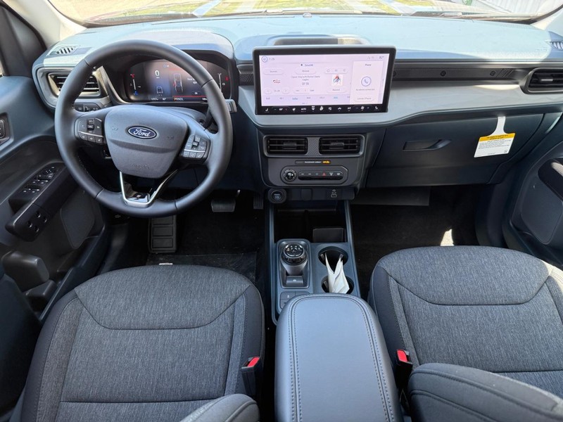 Ford Maverick Vehicle Full-screen Gallery Image 12