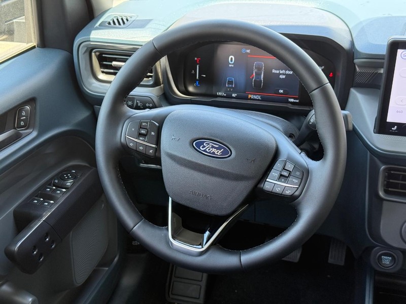 Ford Maverick Vehicle Full-screen Gallery Image 13