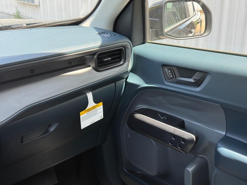 Ford Maverick Vehicle Full-screen Gallery Image 14